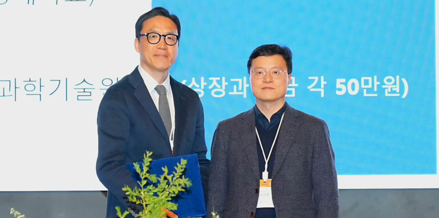 한화토탈에너지스 오상준 연구소장 및 한화고분자학술상 수상자 박철민 연세대학교 교수